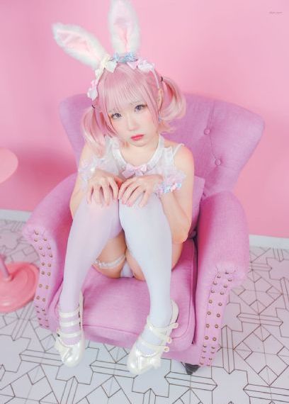 美女私密尿孔18_720电影完整版在线观看